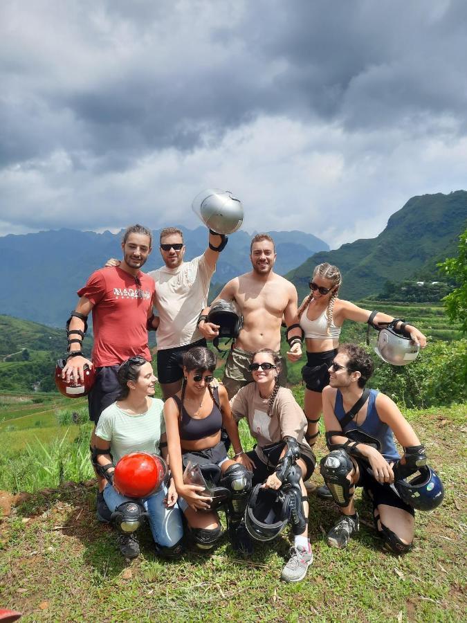 Hg Hostel Provide Tours & Motorbikes ハザン エクステリア 写真