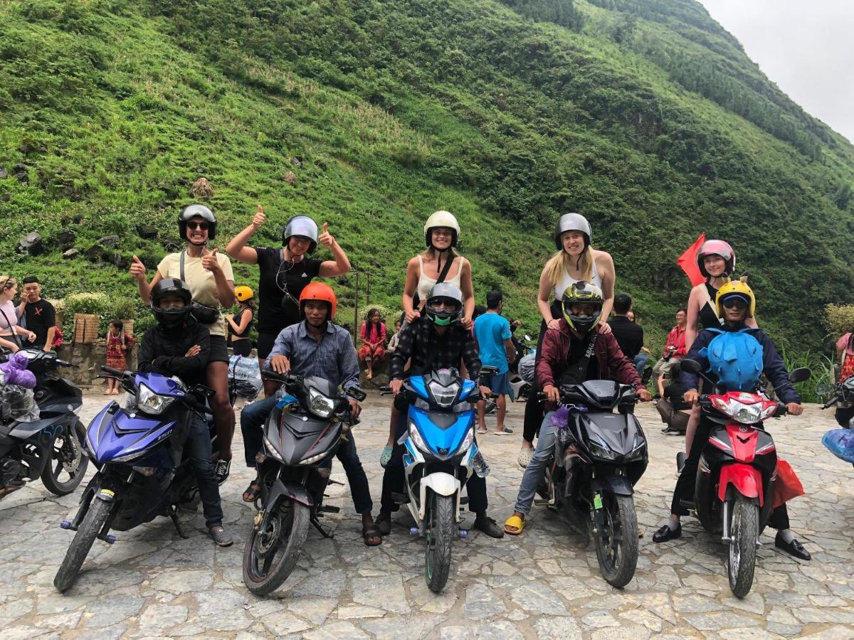 Hg Hostel Provide Tours & Motorbikes ハザン エクステリア 写真